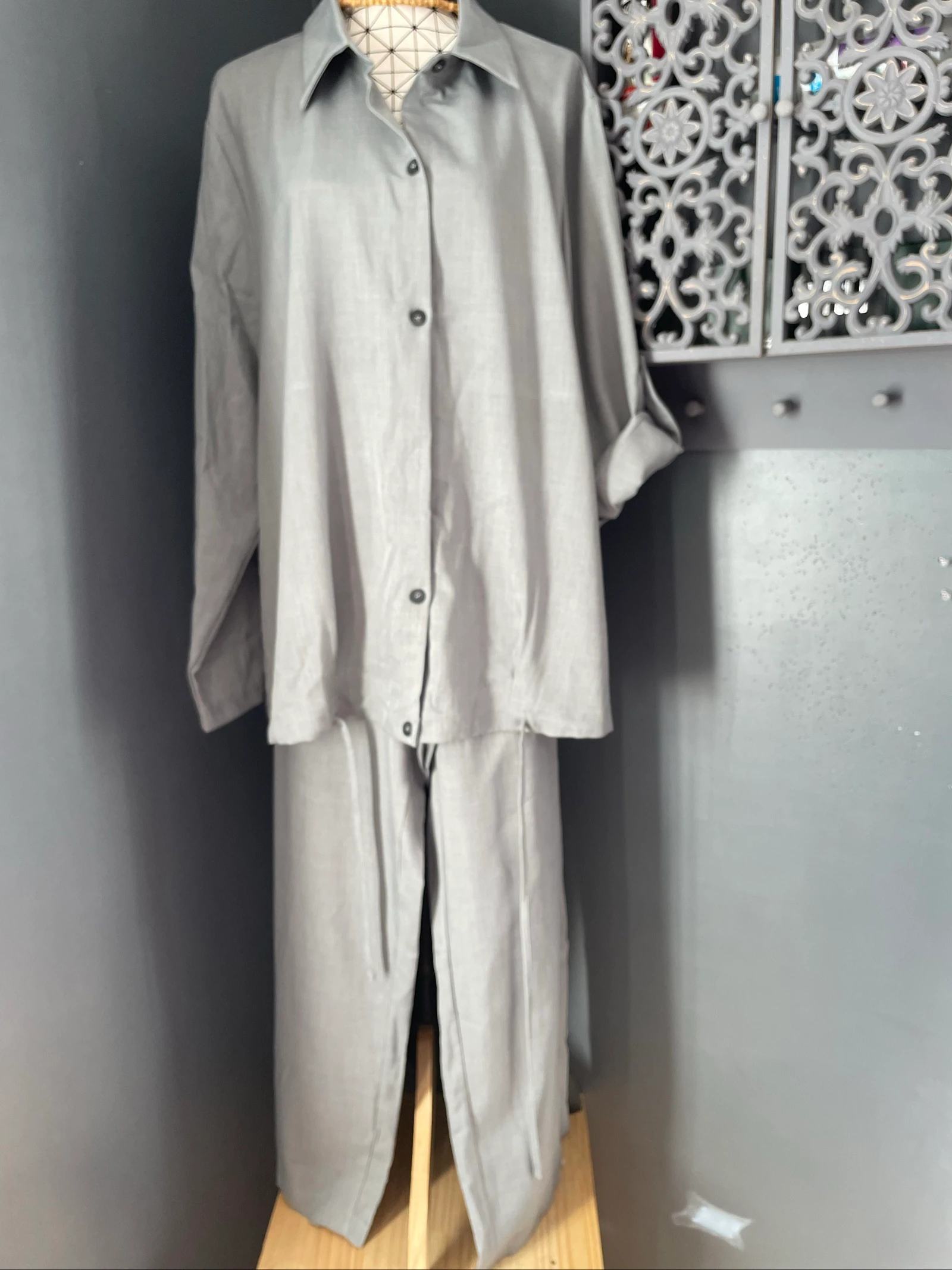 🌹 grijze vloeiende overhemdset & wijde broek met zakken grote maat 56 🌹 – photo 2